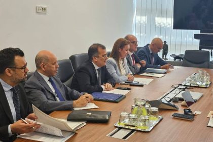 وزير العمل + وزير الصحة